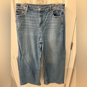 American Eagle Outfitters Straight Leg Jeans — Light Blue Wash